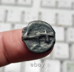 1A1 SENONES Potin coin with three elongated locks of hair and a bull Very rare