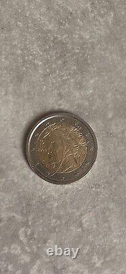 Rare 2 euro coin Italy 2002 with very clean letter R