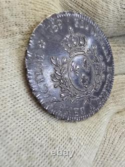 Shield with Headband 1759 of Very Rare Quality and Splendid Patina