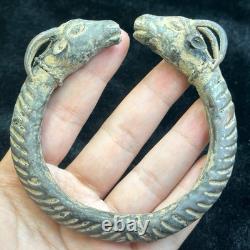 Beau bracelet en bronze grec romain ancien très rare avec têtes de cerf