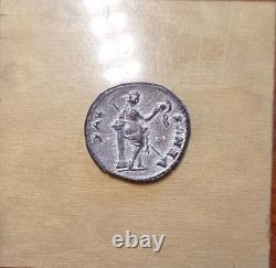 Denier tres rare de IULIA TITI ric 56