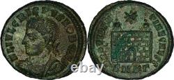 ROME Nummus AE3 CRISPUS 321 AD Porte de camp TRES RARE RIC. 25