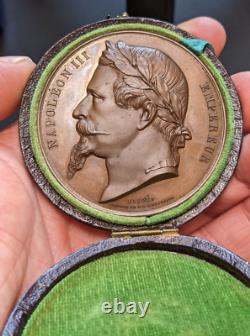 Très Rare Médaille De Napoléon III Thétre Impérial De L'opéra Caqué 1861