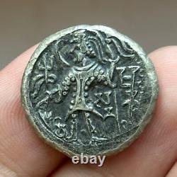 Très rare ancienne pièce de monnaie en argent massif de l'empire Kushan du ro