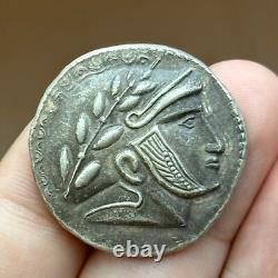 Très rare et unique pièce de monnaie grecque ancienne en argent avec le roi p