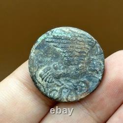 Très rare image ancienne pièce de monnaie grecque en bronze femme avec aile