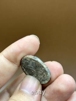 Très rare image ancienne pièce de monnaie grecque en bronze femme avec aile