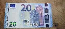 Un billet de 20 euros rare signé par Mario Draghi 2015 en très bon état